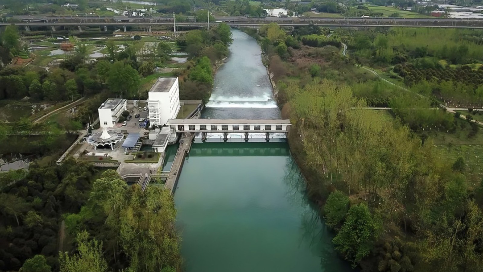 多功能水泵控制阀：集闸阀、逆止阀与水锤消除器于一体的创新阀门